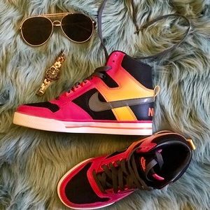 NIKE DELTA FORCE HIGH AC women size 6